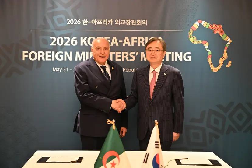 Mr Attaf holds talks with his Korean counterpart in Seoul