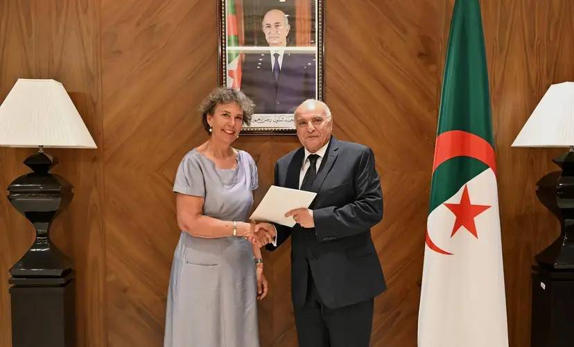 السيد عطاف يستقبل السفيرة السويسرية