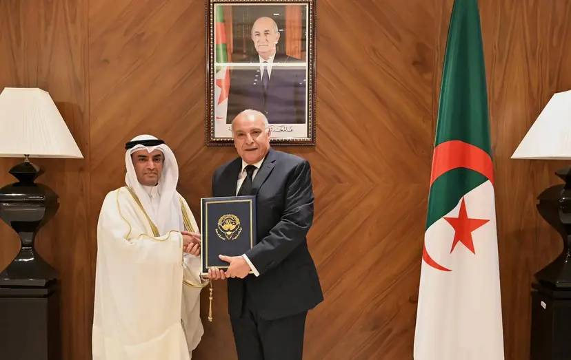 السيد عطاف يستقبل سفير دولة الكويت