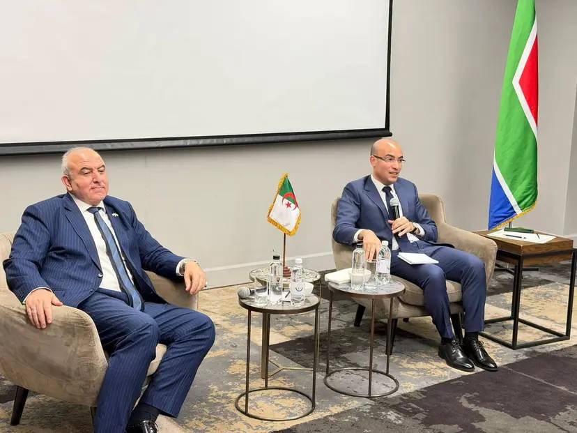 السيد شايب يلتقي أفراد الجالية الوطنية في جنوب إفريقيا